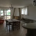 La Vecchia Scuola 4*