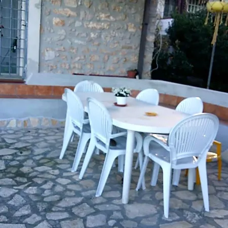 La Vecchia Scuola Frühstückspension Sonnino