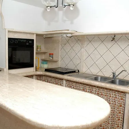 La Vecchia Scuola 4*