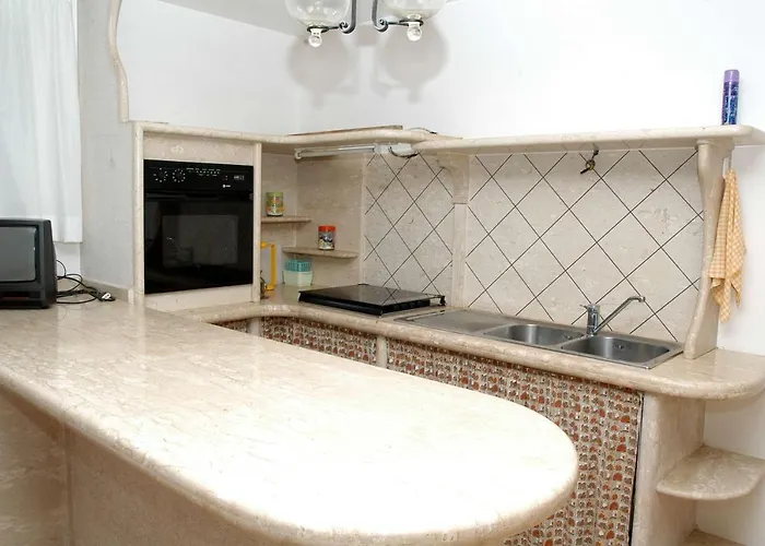 La Vecchia Scuola 4*